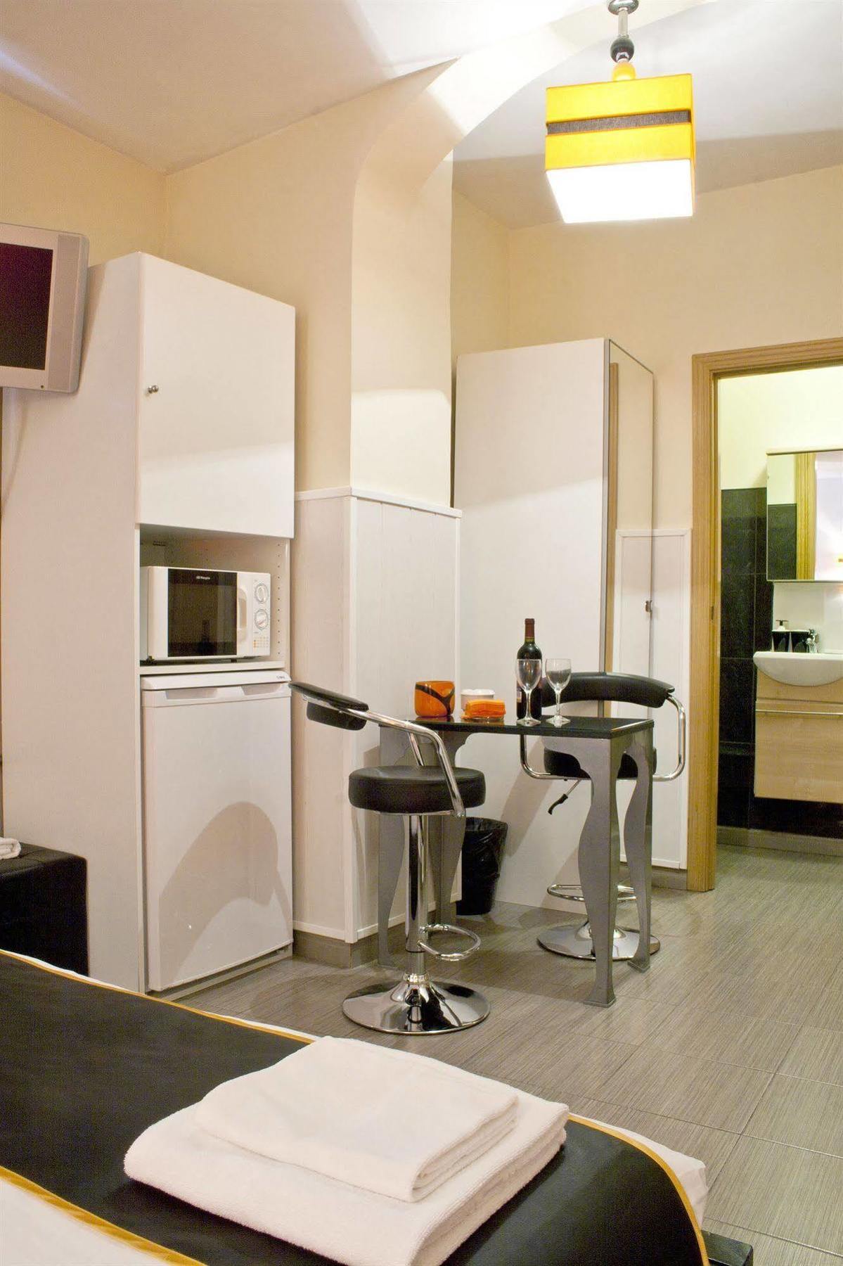 Hostal Oxum Мадрид Номер фото